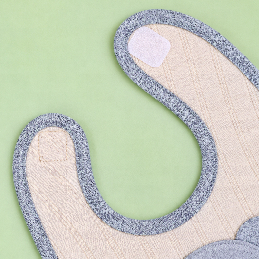 beige-bib-02