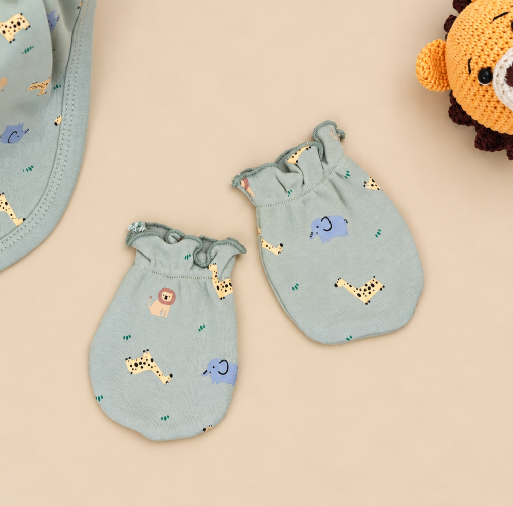 sage-safari-cap-mittens-booties-03