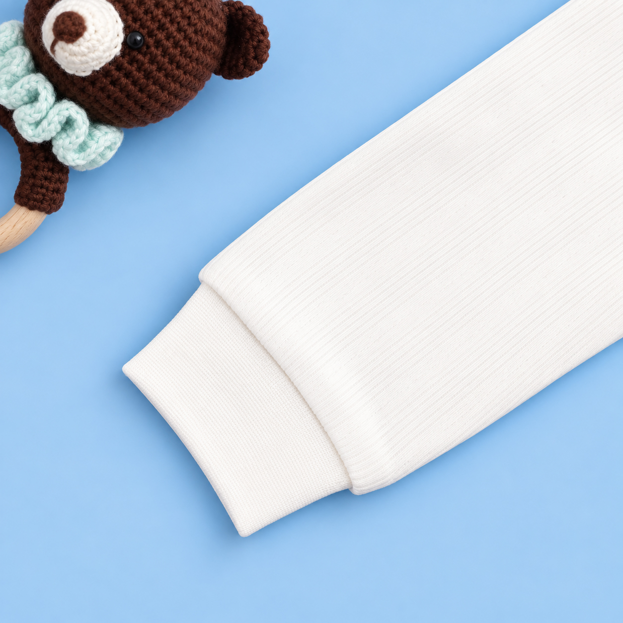 white-sleepsuit-02